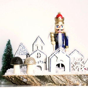 Χειροποίητη "χιονισμένη" Διακοσμητική Σύνθεση με τον πρωταγωνιστή τον γιορτινό Καρυοθραύστη|Χριστουγεννιάτικη Διακόσμηση - ξύλο, vintage, σπίτι, χιονονιφάδα, πρώτα Χριστούγεννα - 3