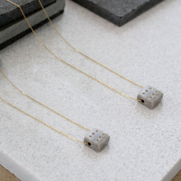 Handmade dice stone necklace for women-Χειροποίητο κρεμαστό «Ζ Α Ρ Ι» από Ελληνικό Μάρμαρο! - charms, επιχρυσωμένα, ασήμι 925, μακριά, χριστουγεννιάτικο - 3