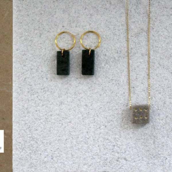 Handmade dice stone necklace for women-Χειροποίητο κρεμαστό «Ζ Α Ρ Ι» από Ελληνικό Μάρμαρο! - charms, επιχρυσωμένα, ασήμι 925, μακριά, χριστουγεννιάτικο - 5