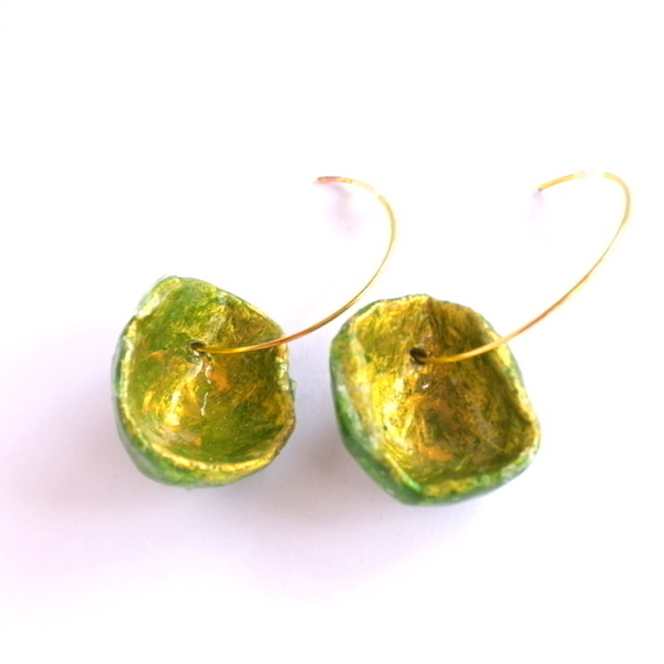 Green-Gold Σκουλαρίκια από χαρτοπολτό - ζωγραφισμένα στο χέρι, χρυσό, μακριά, κρεμαστά