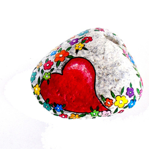 Μολυβοθήκη πέτρα, με καρδιά και λουλούδια. - πέτρα, καρδιά, διακοσμητικά, πρωτότυπα δώρα