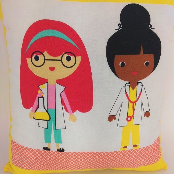 Χειροποίητο μαξιλάρι μικρή γιατρος - κορίτσι, δώρο για γιατρό, μαξιλάρια - 3