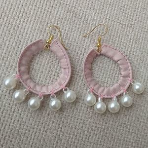 σκουλαρίκια ρόζ υφασμάτινοι κρίκοι με πέρλες - boho, κρεμαστά, πέρλες, faux bijoux, φθηνά - 3