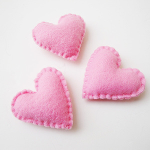 3 Μαγνήτες ροζ καρδιές - ύφασμα, καρδιά, αγάπη, διακοσμητικά, μαγνητάκια ψυγείου - 2