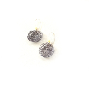 Σκουλαρίκια wire crochet, smoked - ορείχαλκος, σύρμα, χειροποίητα, κρίκοι, μικρά, πλεκτά - 2