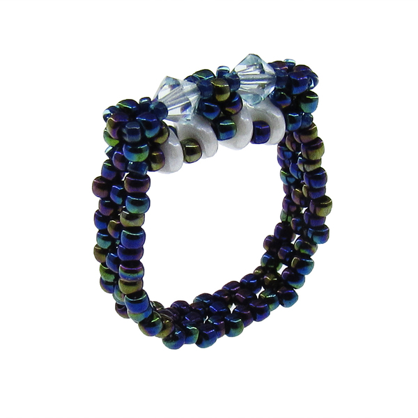 Δαχτυλίδι με χάντρες σε μπλε ιριδίζον χρώμα και κρύσταλλα Swarovski - swarovski, χειροποίητα, χάντρες, μικρά, μικρά, σταθερά, φθηνά