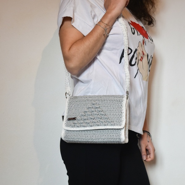 Πλεκτή τσάντα "Bubble" σε γκρι-λευκό χρώμα - ώμου, πλεκτές τσάντες, μικρές - 4