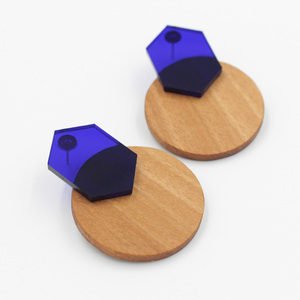 Ξύλινα στρογγυλά σκουλαρίκια με plexiglass - ξύλο, γεωμετρικά σχέδια, καρφωτά, μικρά, plexi glass - 2
