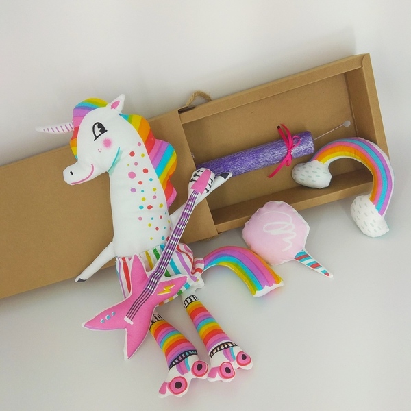 Πασχαλινή αρωματική glitter λαμπάδα με υφασμάτινη κούκλα unicorn και αξεσουάρ - ύφασμα, κορίτσι, λαμπάδες, μονόκερος, για παιδιά