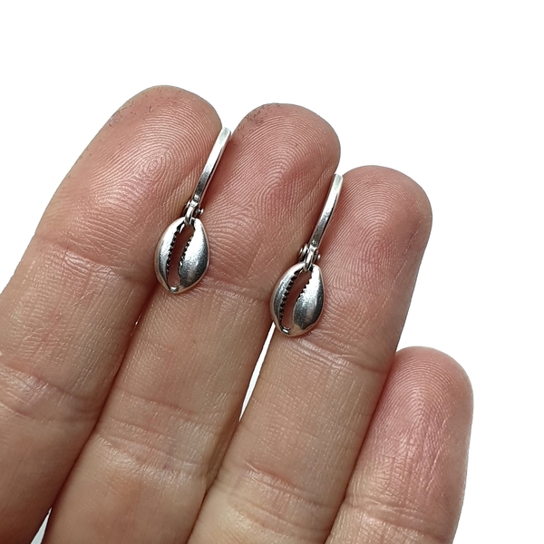 Μίνιμαλ σκουλαρίκια με κοχύλακια - ορείχαλκος, επάργυρα, κοχύλι, κρίκοι, μικρά, φθηνά - 5