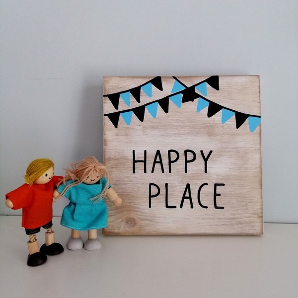 "HAPPY PLACE" - Ξύλινη πινακίδα 20 × 20 εκ. για το βρεφικό / παιδικό δωμάτιο / δώρο βάπτισης - χειροποίητα, δώρα για βάπτιση, παιδική διακόσμηση, ξύλινα διακοσμητικά, παιδικοί πίνακες - 4