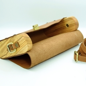 Καφέ δερμάτινη τσάντα με ξύλο ελιάς - δέρμα, ξύλο, ώμου, χειροποίητα - 3
