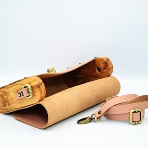 Ροζ δερμάτινη τσάντα από ξύλο ελιάς - δέρμα, ξύλο, φάκελοι, χιαστί, χειροποίητα, δώρο οικονομικό - 3