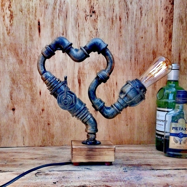 I R O N H E A R T II Heart Table Lamp, Valentines Gift for him, Lovecraft, Desk Lamp, Accent Lamp, Special Lamp, Gift For Women - πορτατίφ