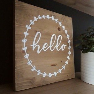 "hello" - Ξύλινη πινακίδα 25 × 25 εκ. για την είσοδο / το καθιστικό - πίνακες & κάδρα, διακόσμηση, ξύλινα διακοσμητικά, διακόσμηση σαλονιού, ξύλινα διακοσμητικά τοίχου - 3