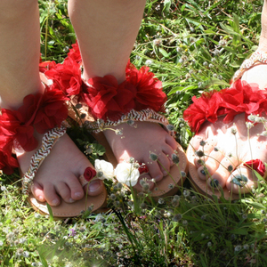 Boho Χειροποίητα Δερμάτινα Σανδάλια με κόκκινα λουλούδια. - γυναικεία, λουλούδια, σανδάλια, λουλούδι, ankle strap - 5