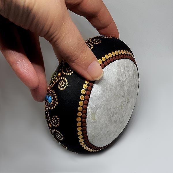 Διακοσμητική πέτρα, ανοιξιάτικο mandala, 12,5x11,5x5 εκ. - ζωγραφισμένα στο χέρι, πέτρα, boho, διακοσμητικές πέτρες - 5