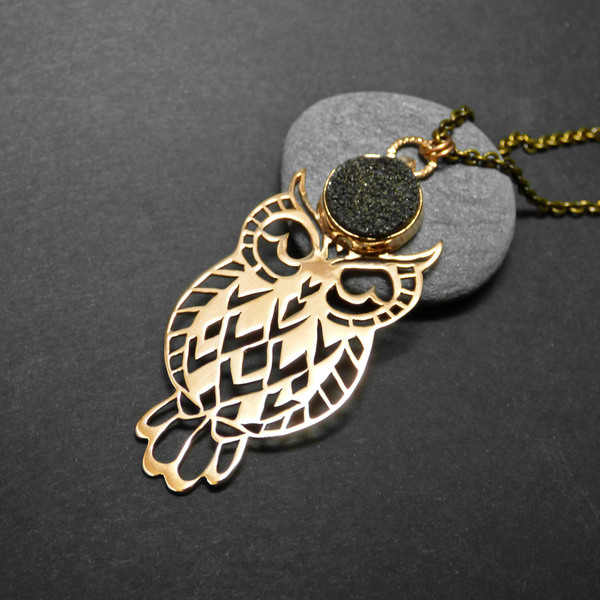 " Golden Druzy Black Owl " - Χειροποίητο επιχρυσωμένο μενταγιόν σε σχήμα κουκουβάγιας και ημιπολύτιμο μαύρο Αχάτη. - αχάτης, επιχρυσωμένα, ορείχαλκος, κουκουβάγια, μακριά - 3