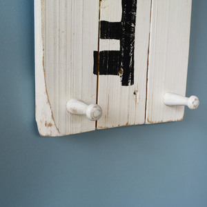 Ξύλινη χειροποίητη κρεμάστρα τοίχου "Κλειδί" 2 θέσεων - κλειδί, ρετρό, κρεμάστρες - 5