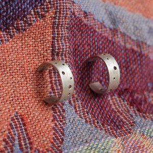 ασημένια κρικάκια mini dots - ασήμι, ασήμι 925, γεωμετρικά σχέδια, κρίκοι, minimal, μικρά - 4