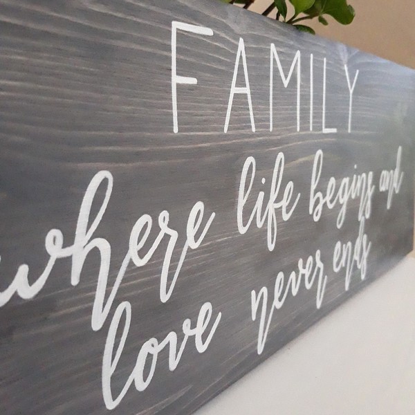 "FAMILY where life begins and love never ends" - Ξύλινη διακοσμητική πινακίδα για την είσοδο / το καθιστικό - πίνακες & κάδρα, ξύλινα διακοσμητικά, διακόσμηση σαλονιού - 3
