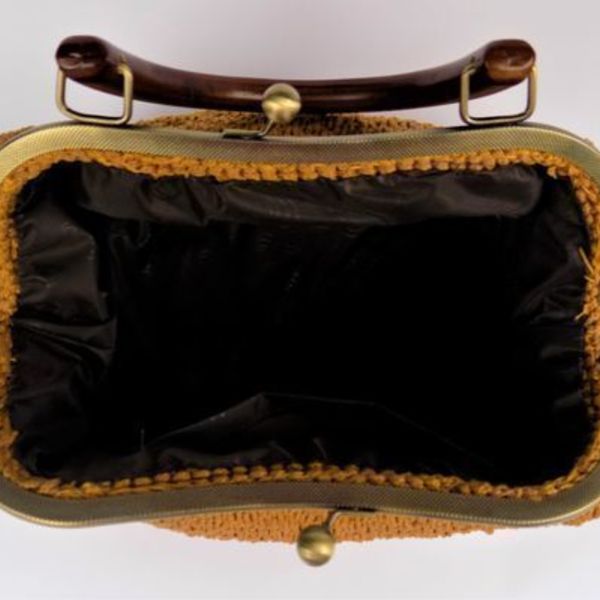 Πλεκτή Vintage τσάντα με κούμπωμα κλικ-κλακ και ξύλινο χερούλι. - clutch, χειρός, πλεκτές τσάντες, βραδινές, μικρές - 4