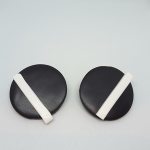 Ασπρόμαυρα σκουλαρίκια από πολυμερή πηλό - πηλός, καρφωτά - 2