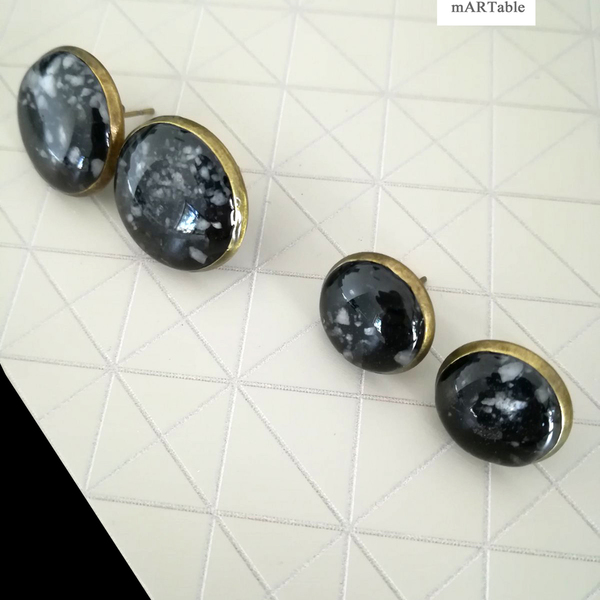 B L A C K vintage stud earrings in semi precious stones - ημιπολύτιμες πέτρες, γυαλί, καρφωτά, μπρούντζος, φθηνά - 3