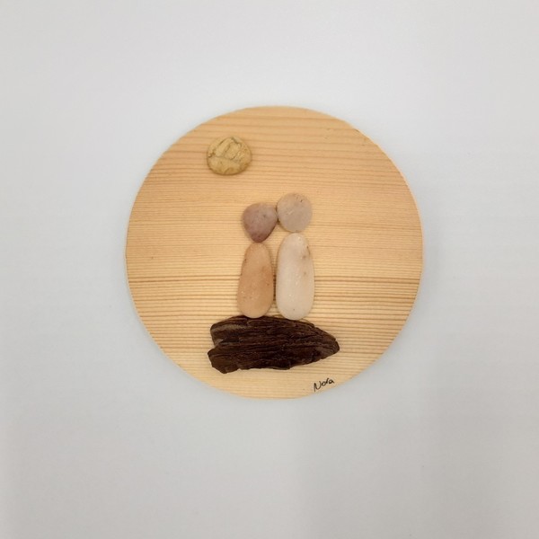 Μαγνητάκι ξύλινο με παράσταση από βότσαλα, ζευγάρι (9cm) - ξύλο, δώρο, χειροποίητα, αγ. βαλεντίνου, μαγνητάκια ψυγείου - 2