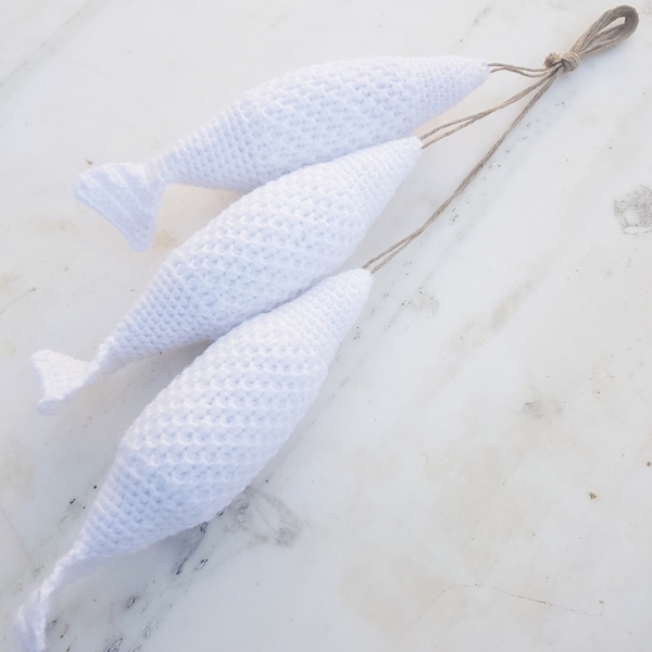 Πλεκτά κρεμαστά διακοσμητικά Ψαράκια - Λευκό - ψάρι, διακόσμηση, κρεμαστά στοιχεία - 4