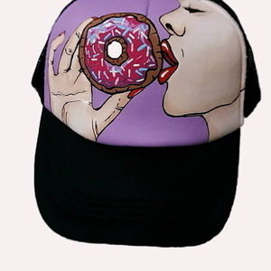 Custom / Handpainted καπέλο Girl with a Doughnut - καπέλο