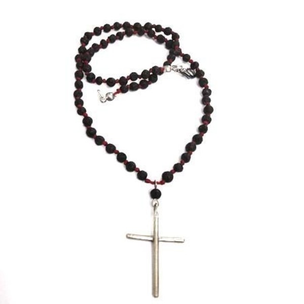Γυναικείος σταυρός με μαύρη λάβα - ασήμι, σταυρός, κοντά