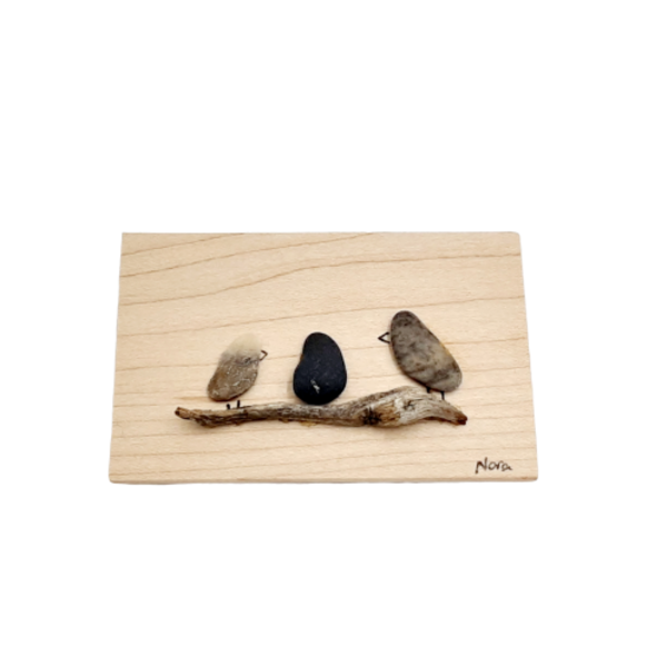 Μαγνητάκι ξύλινο με παράσταση από βότσαλα, πουλάκια (8,5 x 5,5cm) - ξύλο, χειροποίητα, διακοσμητικά, βότσαλα, μαγνητάκια ψυγείου