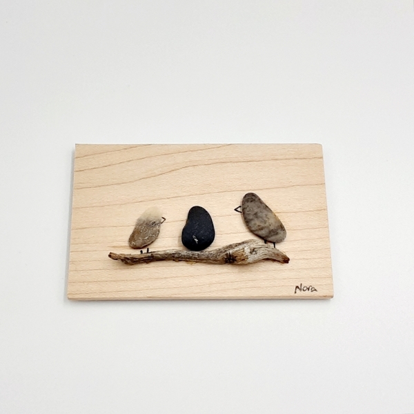 Μαγνητάκι ξύλινο με παράσταση από βότσαλα, πουλάκια (8,5 x 5,5cm) - ξύλο, χειροποίητα, διακοσμητικά, βότσαλα, μαγνητάκια ψυγείου - 4