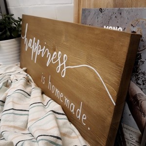 "Happiness is homemade" - Ξύλινη πινακίδα 20 ×50 εκ. για την είσοδο / την τραπεζαρία / το καθιστικό - πίνακες & κάδρα, χειροποίητα, ξύλινα διακοσμητικά τοίχου - 2