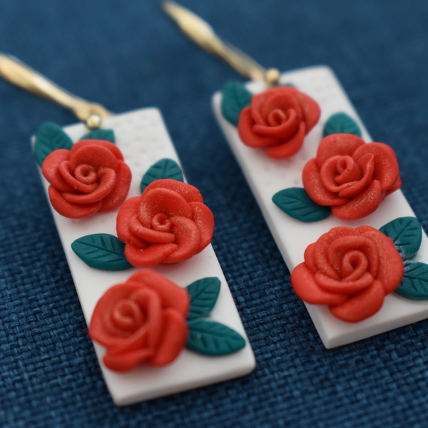 "Τριανταφυλλένια"- Χειροποίητα σκουλαρίκια λευκού χρώματος από πολυμερικό πηλό με τριαντάφυλλα (3,5εκ.) (ορείχαλκος) - δώρο, πηλός, λουλούδι, μικρά, boho, κρεμαστά, φθηνά - 4