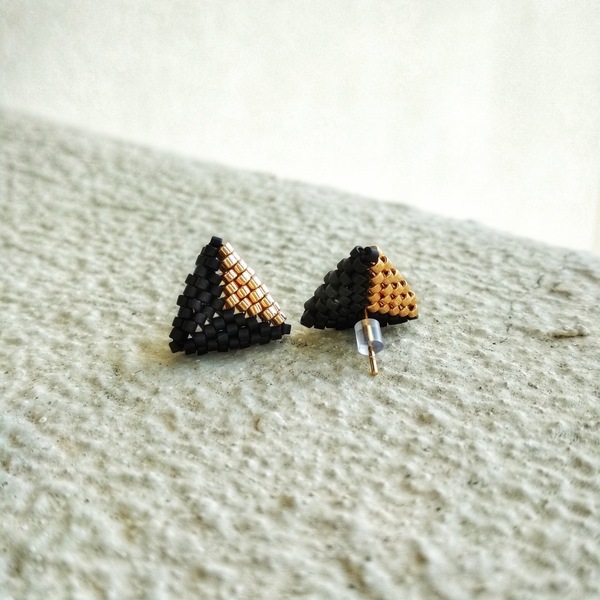 Minimal τριγωνικά καρφωτά σκουλαρίκια (stud earrings) από γνήσιες χάντρες Miyuki Delica - σκουλαρίκια, καθημερινό, καρφωτά - 4
