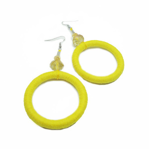 Σκουλαρίκια μεγάλοι κίτρινοι κρίκοι με χάντρες - statement, γεωμετρικά σχέδια, χειροποίητα, κρίκοι, μεγάλα σκουλαρίκια