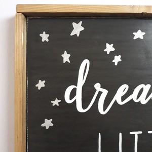 "Dream big little one" - Ξύλινη πινακίδα 37 × 27 εκ. για το βρεφικό / παιδικό δωμάτιο / δώρο βάπτισης - αγόρι, δώρα για βάπτιση, δώρο γέννησης, ξύλινα διακοσμητικά τοίχου, παιδικοί πίνακες - 4