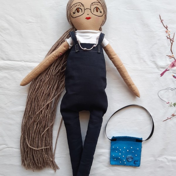 Χειροποίητη κούκλα με κεντημένα χαρακτηριστικά προσώπου και ρούχα φτιαγμένα το χέρι. - κορίτσι, χειροποίητα, δώρα γενεθλίων, για παιδιά, προσωποποιημένα