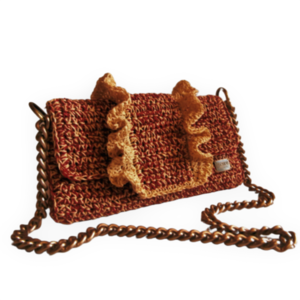 Δίχρωμη πλεκτή χειροποίητη τσάντα με κόκκινη και φυσική ψάθα, με διαστάσεις : 32*18*7 - πλεκτές τσάντες, ψάθα, crochet, χειροποίητα, μεγάλες, μικρές, χιαστί