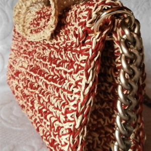 Δίχρωμη πλεκτή χειροποίητη τσάντα με κόκκινη και φυσική ψάθα, με διαστάσεις : 32*18*7 - ψάθα, χιαστί, crochet, χειροποίητα, μεγάλες, πλεκτές τσάντες, μικρές - 4