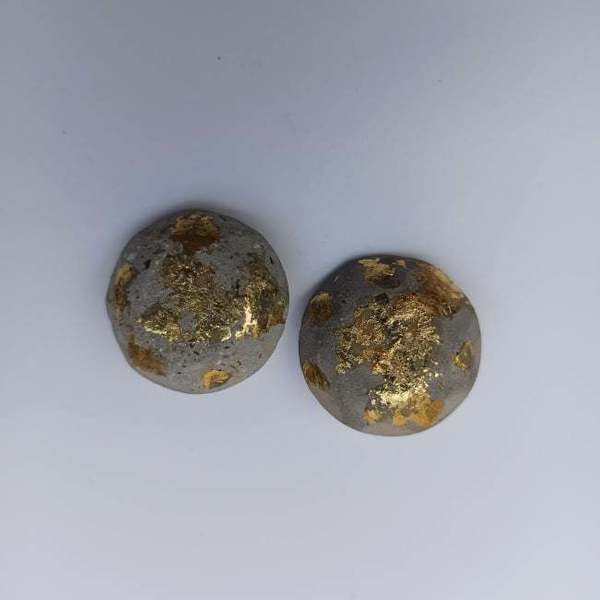 Σκουλαρίκια στρογγυλά από τσιμέντο και φύλλα χρυσού - επάργυρα, καρφωτά - 2