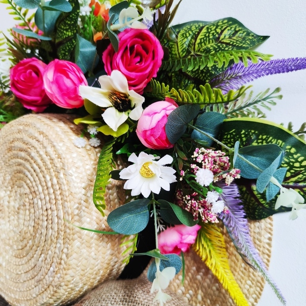 Χειροποίητο ψάθινο καπέλο με υφασμάτινα λουλούδια - διακοσμητικά - 2