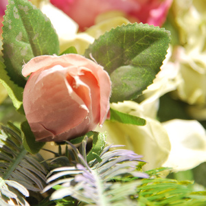 Χειροποίητο διακοσμητικό στεφάνι με τριαντάφυλλα και ορτανσίες - στεφάνια - 3