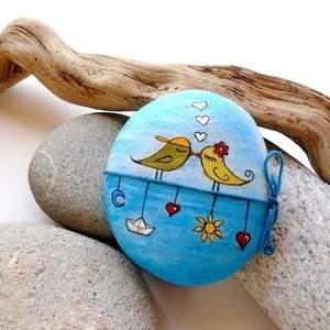 Διακοσμητική πέτρα, ζωγραφισμένη στο χέρι, με θάλασσα, πουλάκια και καρδούλες. - ζωγραφισμένα στο χέρι, πέτρα, διακοσμητικές πέτρες - 2
