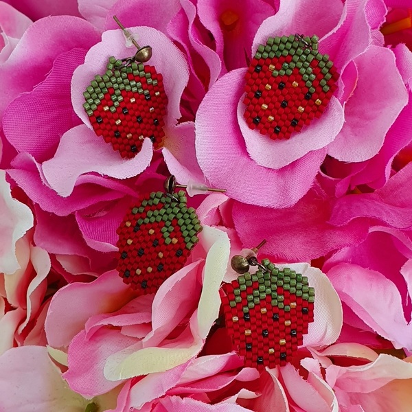 Σκουλαρίκια φράουλες με χάντρες miyuki - χειροποίητα, χάντρες, miyuki delica, μικρά, κρεμαστά, καρφάκι - 2