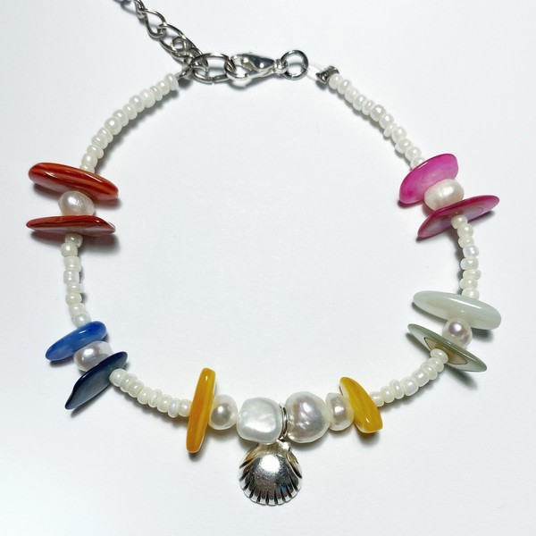''Shell and pearls'' βραχιόλι με μαργαριταράκια - ημιπολύτιμες πέτρες, charms, κοχύλι, χεριού, αυξομειούμενα