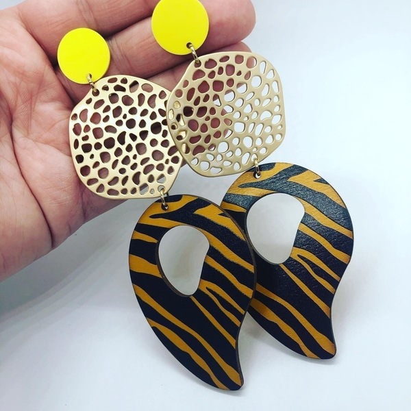 Ξύλινα animal print σκουλαρίκια - μακριά, plexi glass, κρεμαστά, μεγάλα - 2