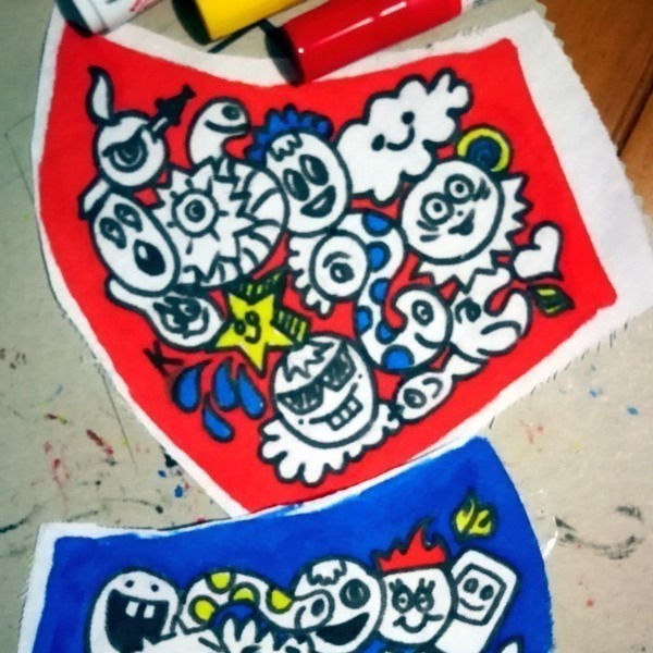 Μάσκα ζωγραφισμένη στο χέρι κοκκινη μπλε doodles - ζωγραφισμένα στο χέρι, μοντέρνο, γυναικεία, μάσκες προσώπου - 5